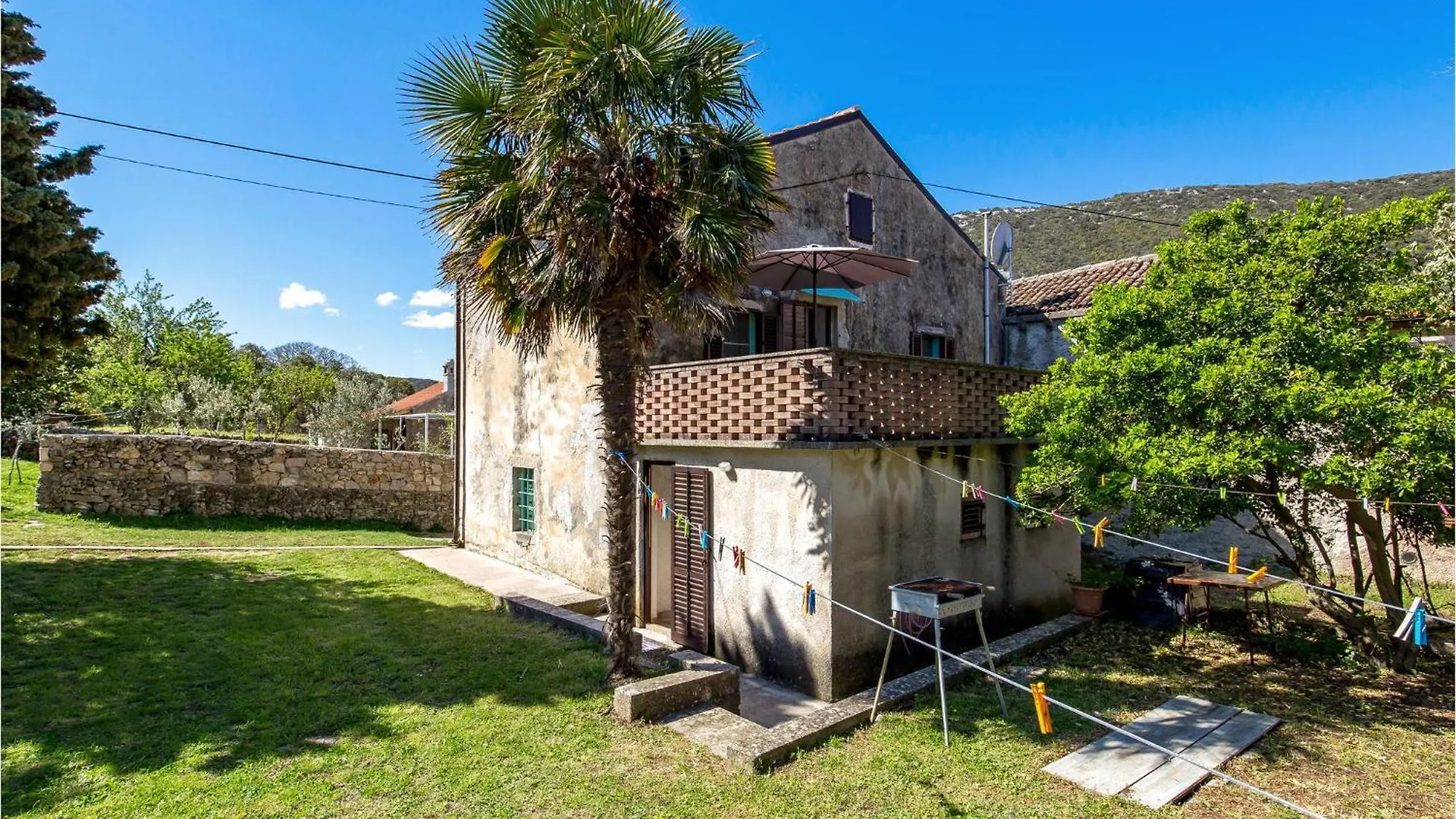 3 Bedroom Lovely Home In Nerezine Holiday home