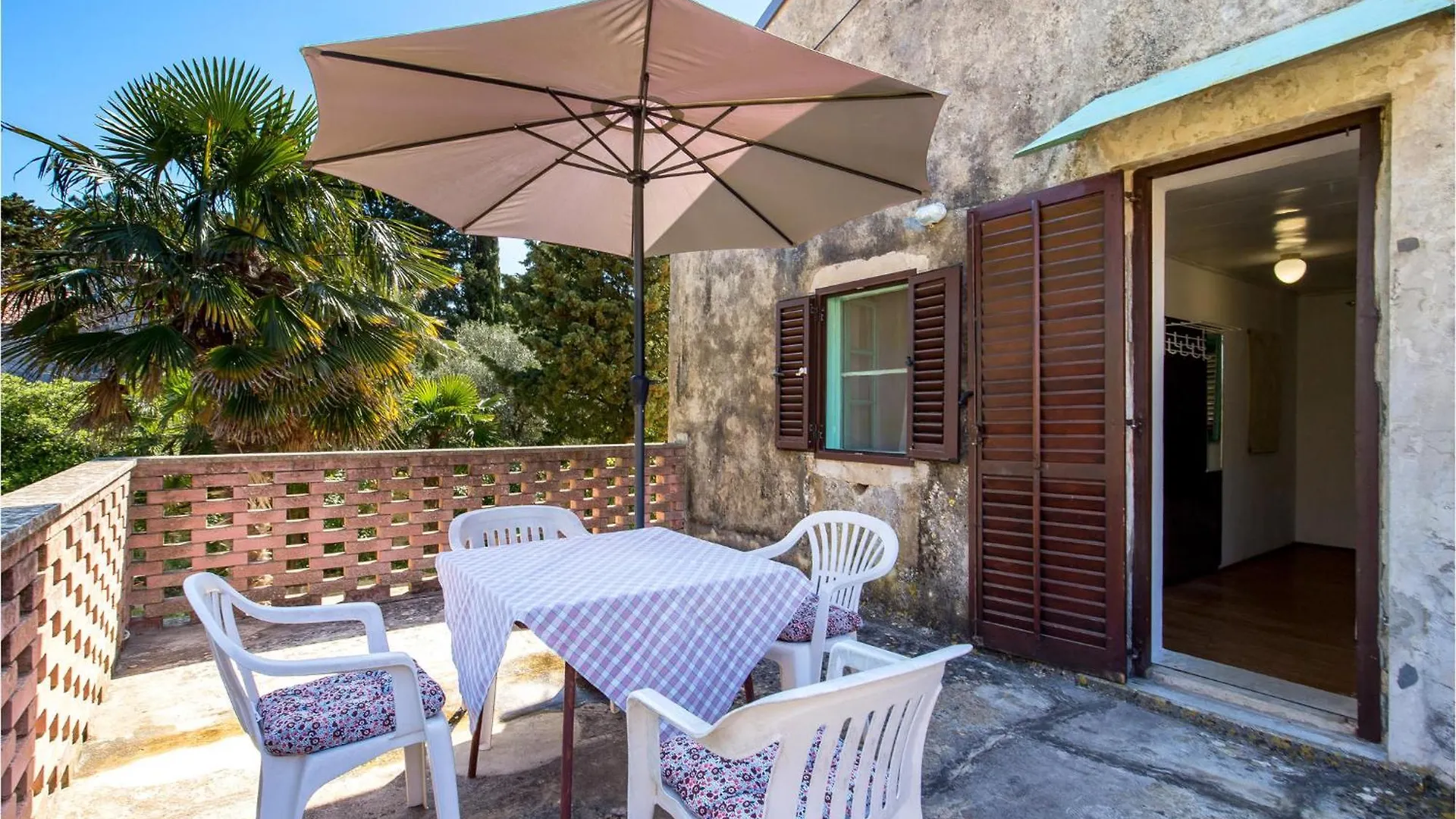 3 Bedroom Lovely Home In Nerezine