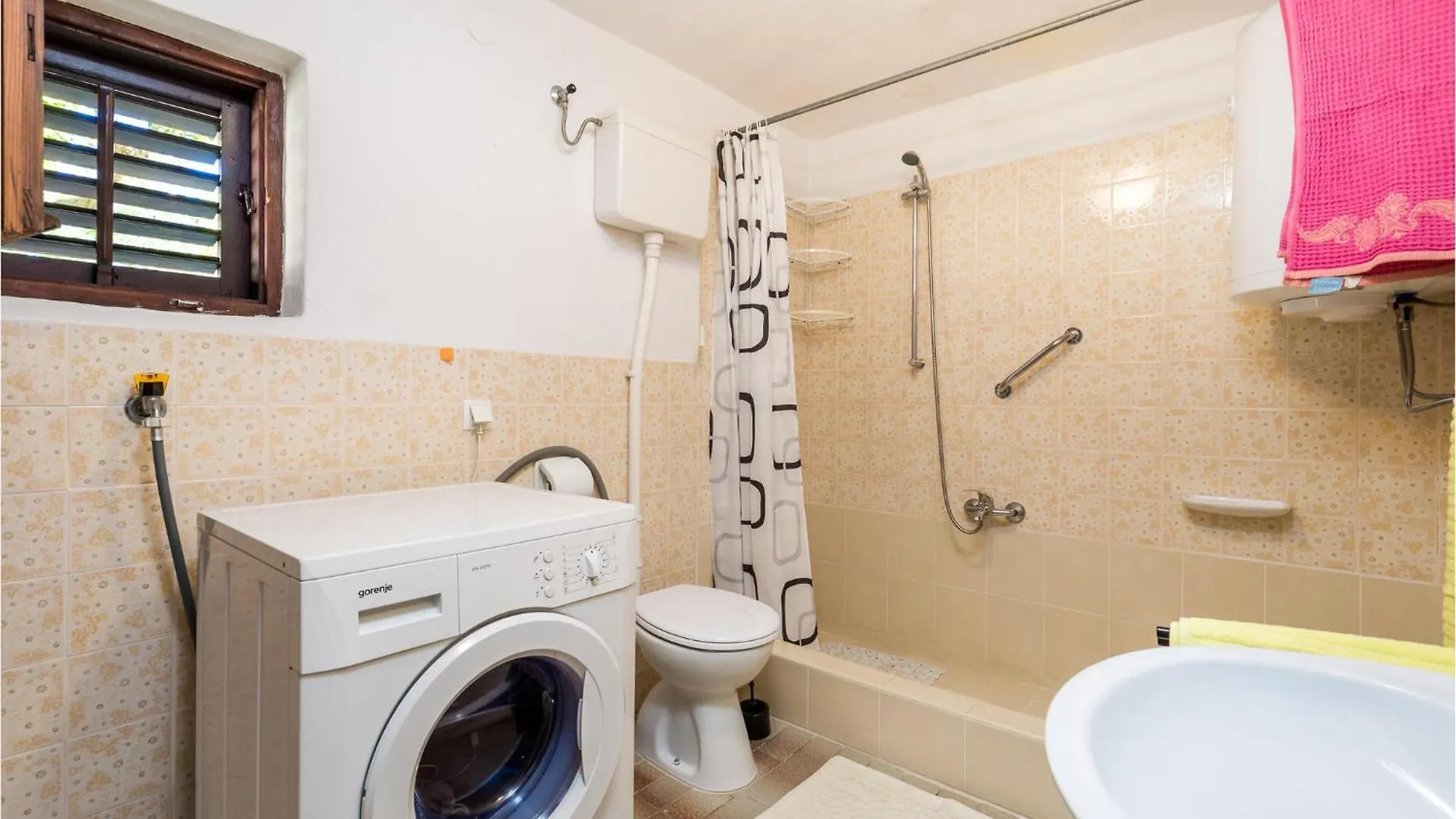 3 Bedroom Lovely Home In Nerezine Holiday home